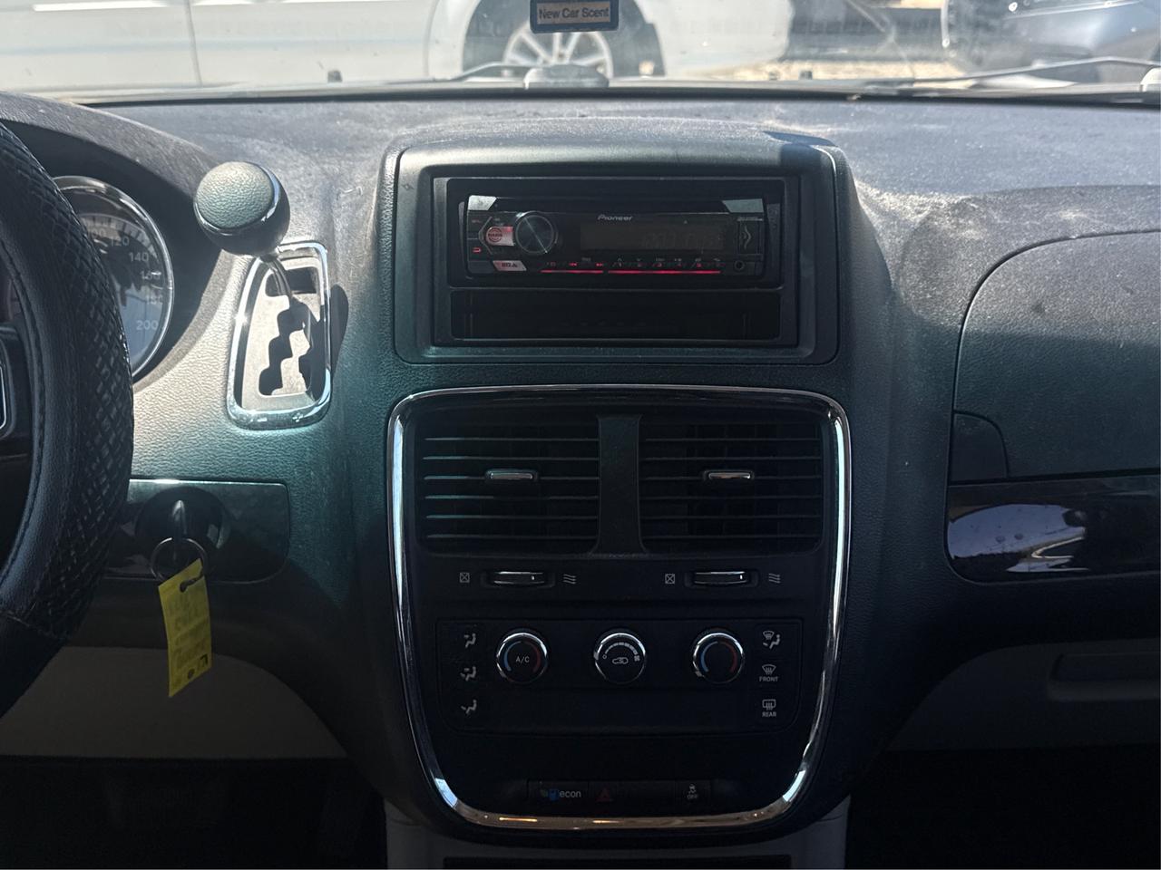 2013 Dodge Grand Caravan WE FINANCE ALL CREDIT   700+ VEHICLES Photo