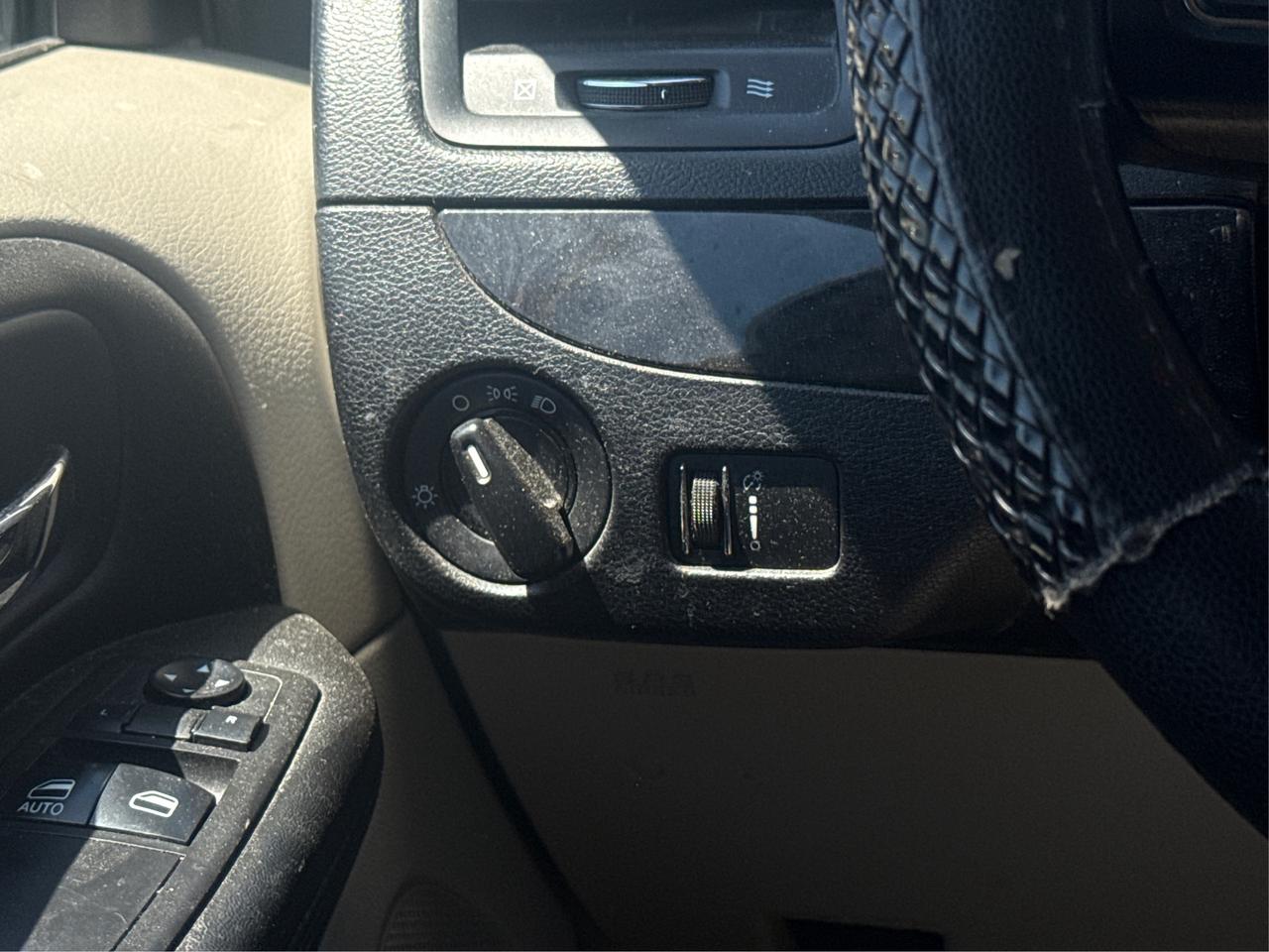 2013 Dodge Grand Caravan WE FINANCE ALL CREDIT   700+ VEHICLES Photo