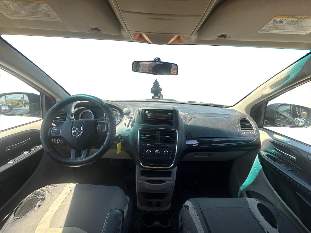 2013 Dodge Grand Caravan WE FINANCE ALL CREDIT   700+ VEHICLES Photo