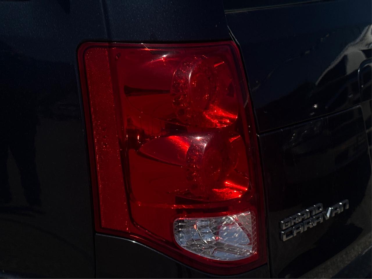 2013 Dodge Grand Caravan WE FINANCE ALL CREDIT   700+ VEHICLES Photo