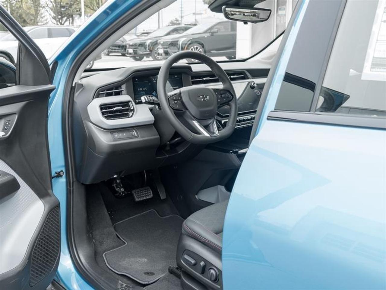 2027 Chevrolet Bolt RS 4dr Photo
