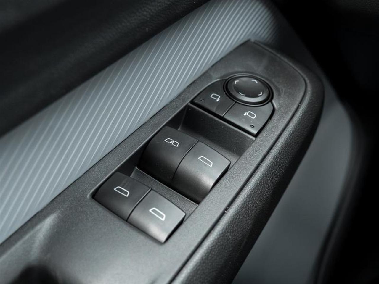 2027 Chevrolet Bolt RS 4dr Photo