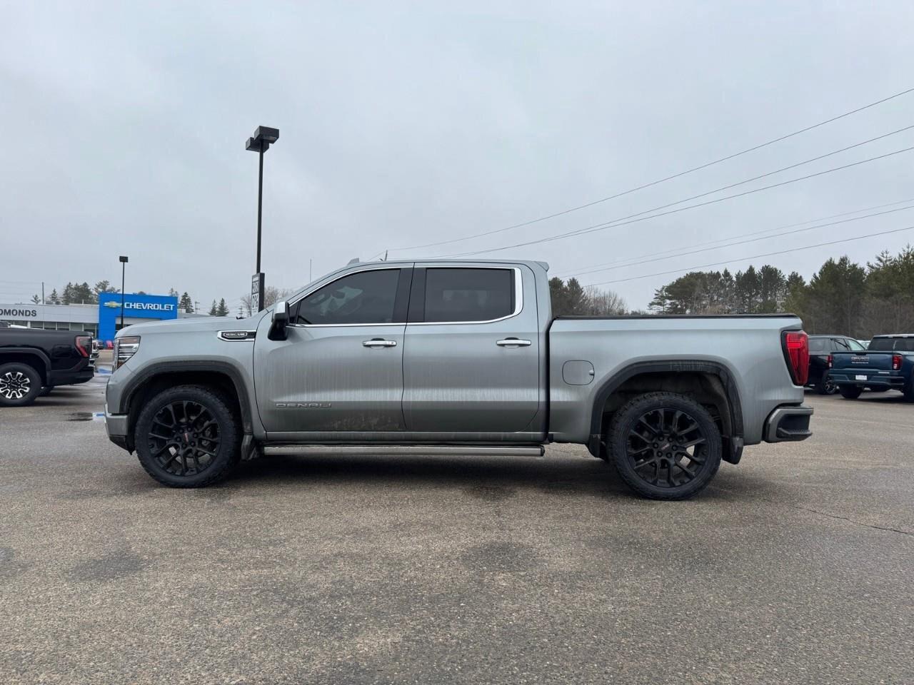 2023 GMC Sierra 1500 4WD Crew Cab 147  Denali Photo