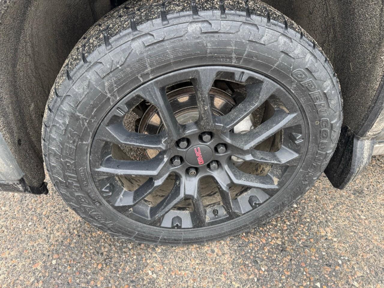 2023 GMC Sierra 1500 4WD Crew Cab 147  Denali Photo