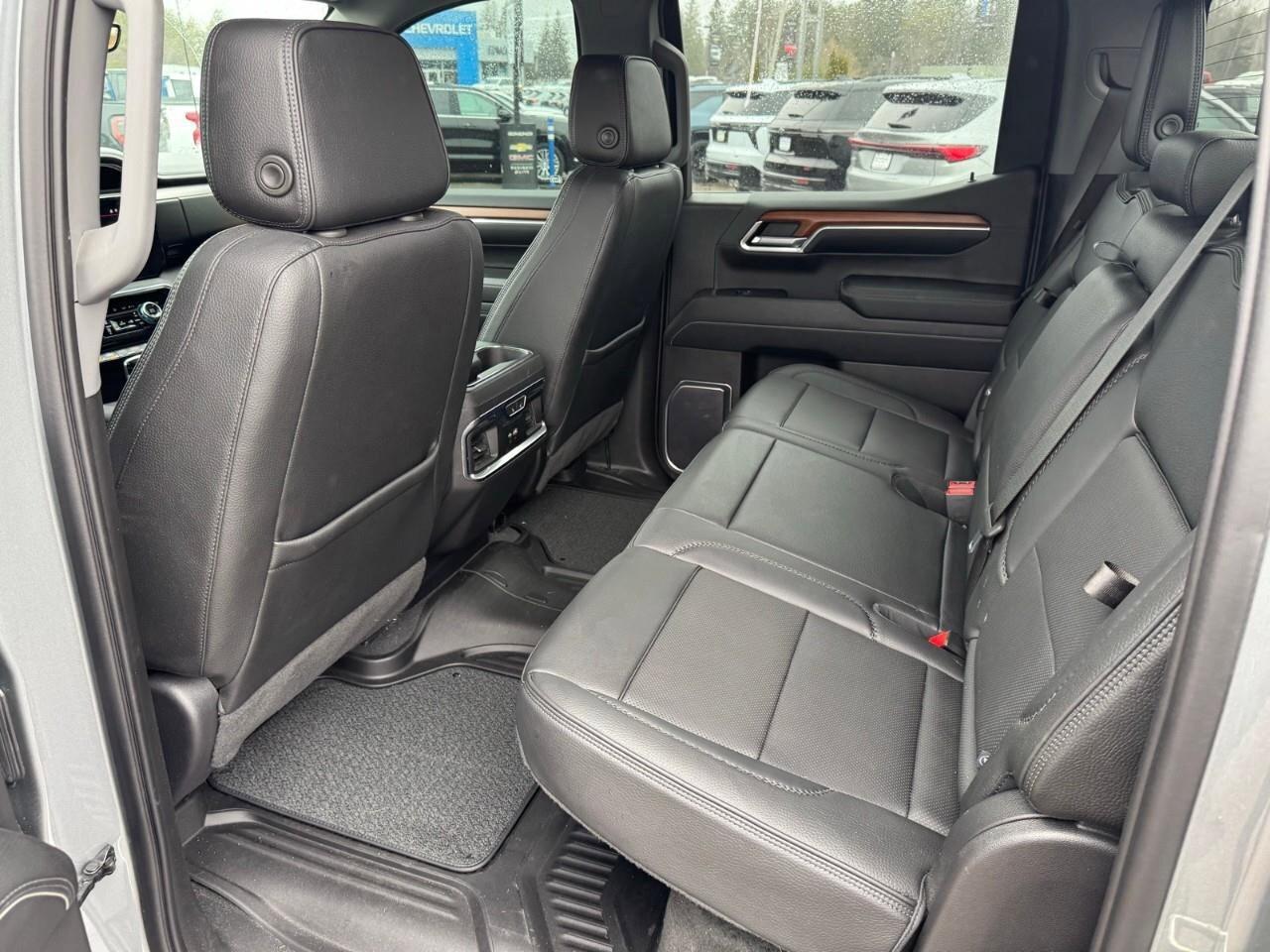 2023 GMC Sierra 1500 4WD Crew Cab 147  Denali Photo