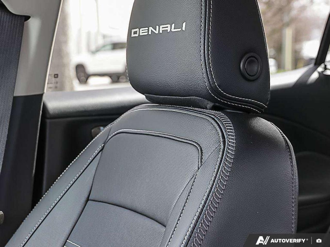 2023 GMC Terrain Awd 4dr Denali Photo