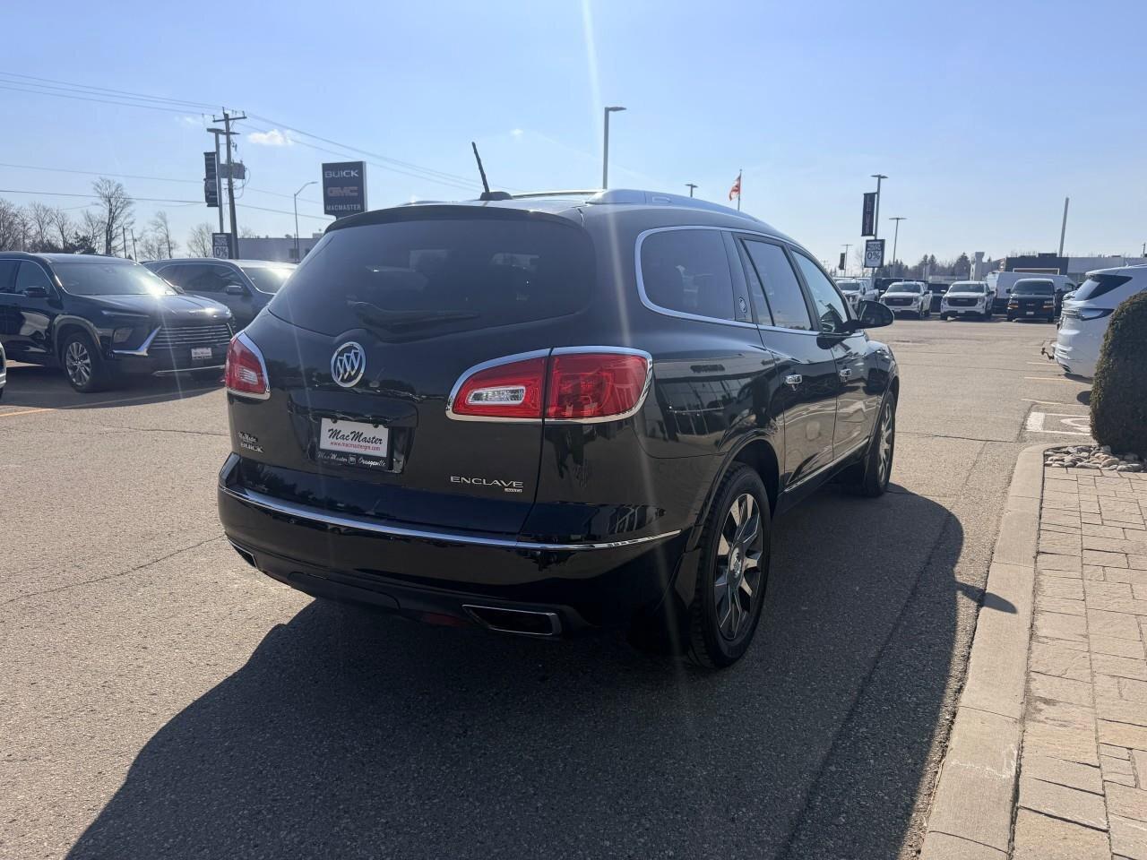 2017 Buick Enclave PremiumPREMIUM, 3.6L V6, AWD, ALLOYS, LEATHER, LOW Photo