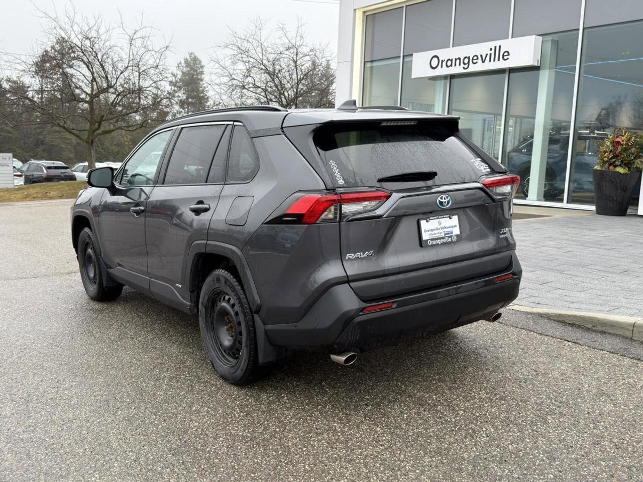 2023 Toyota RAV4 Hybrid XLE AWD Photo3