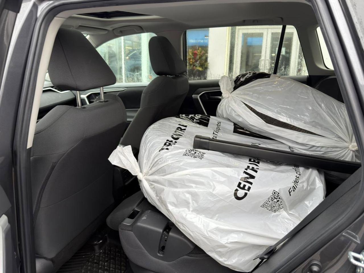 2023 Toyota RAV4 Hybrid XLE AWD Photo