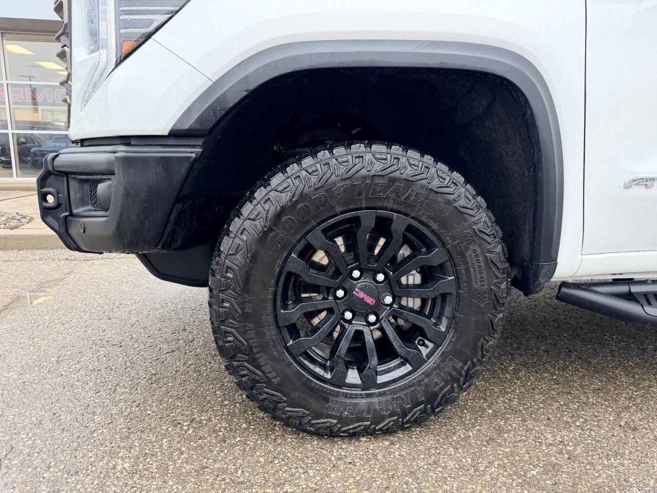 2023 GMC Sierra 1500 4WD Crew Cab 147  AT4X Photo