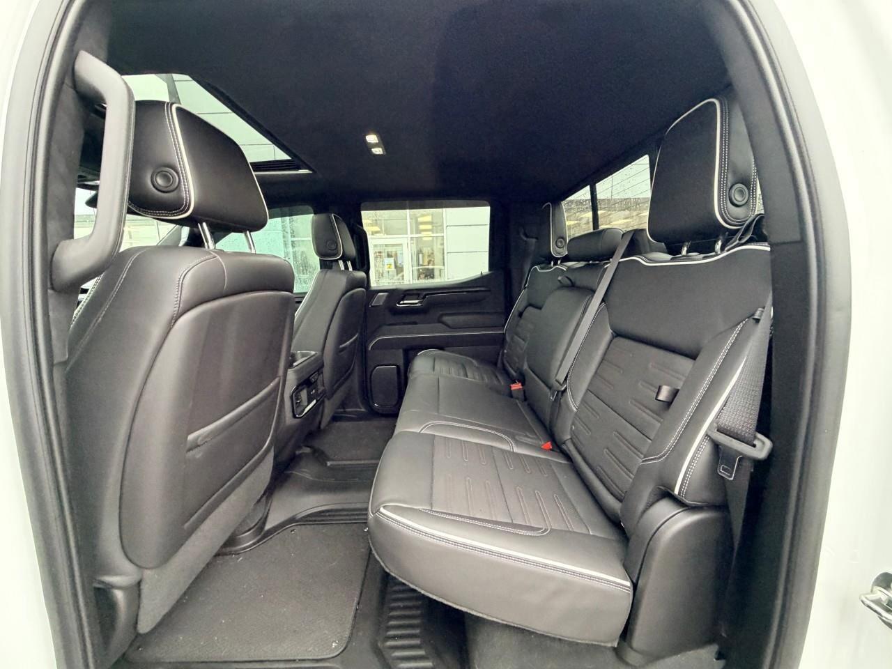 2023 GMC Sierra 1500 4WD Crew Cab 147  AT4X Photo