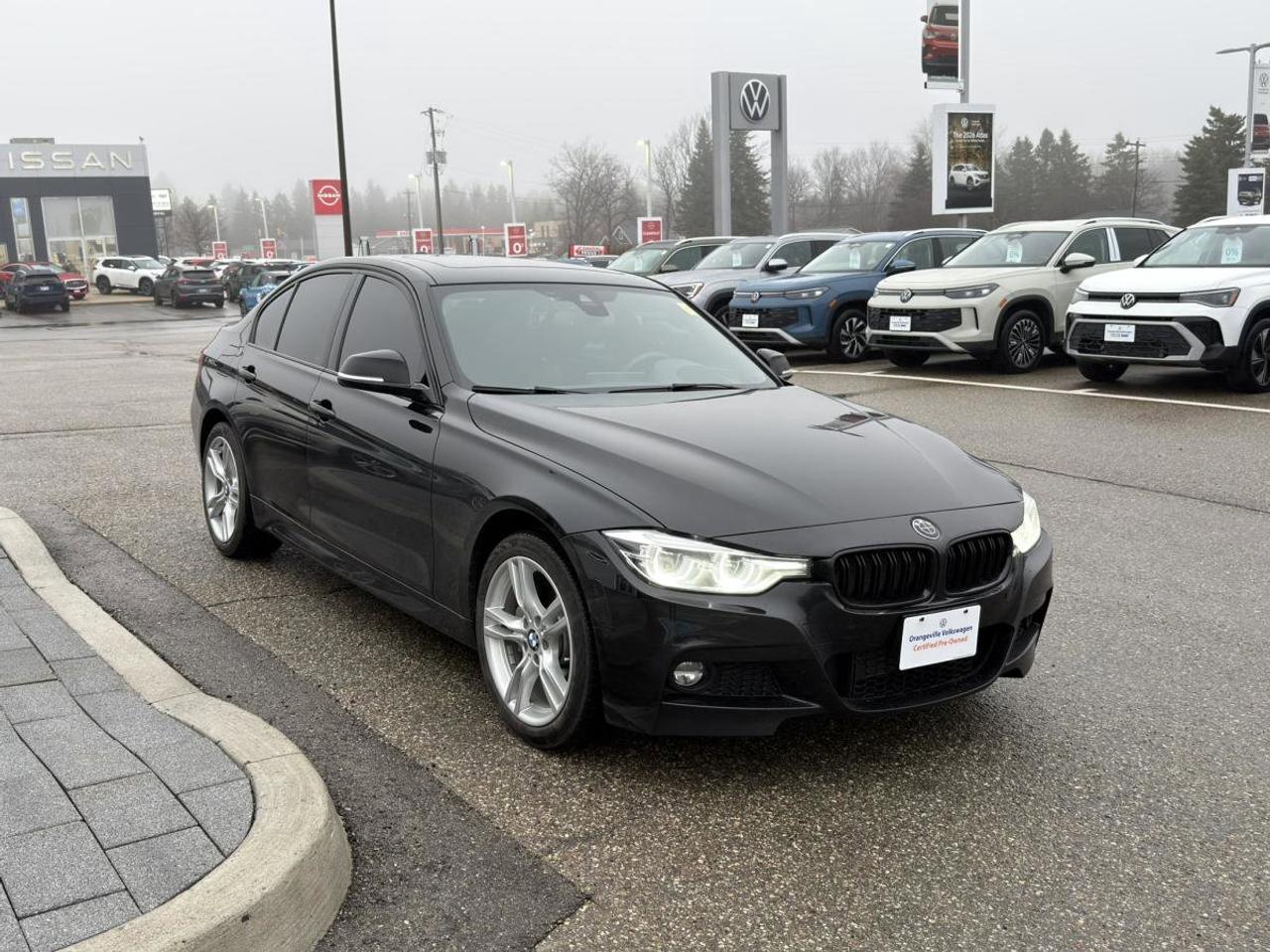 2018 BMW 3 Series 330i xDrive Sedan Photo