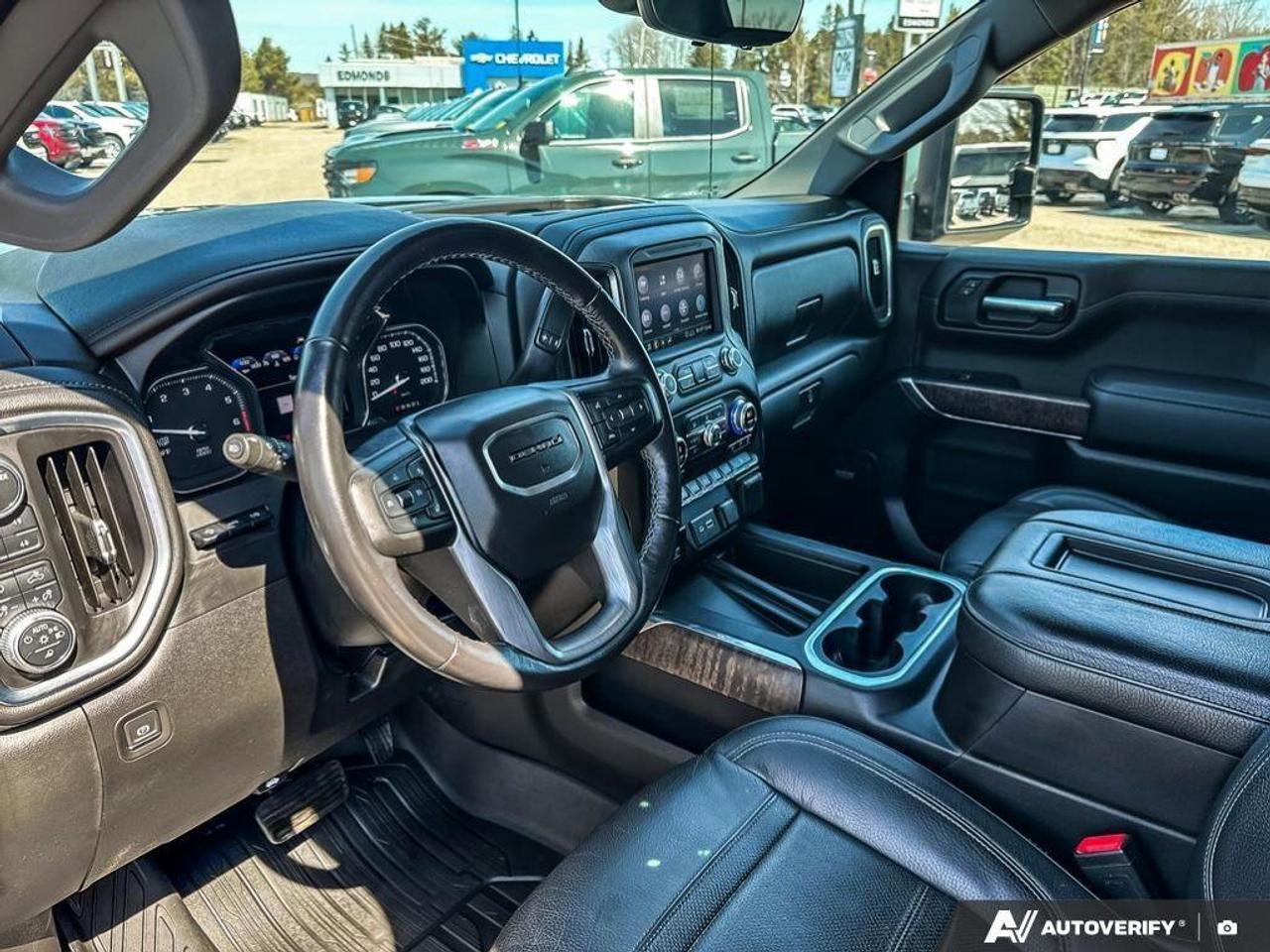 2020 GMC Sierra 1500 DenaliOne Owner   Trailer Brake Controller   Heate Photo