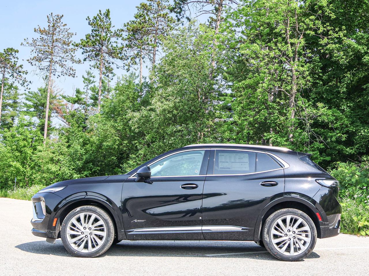 2025 Buick Envision Avenir Photo1
