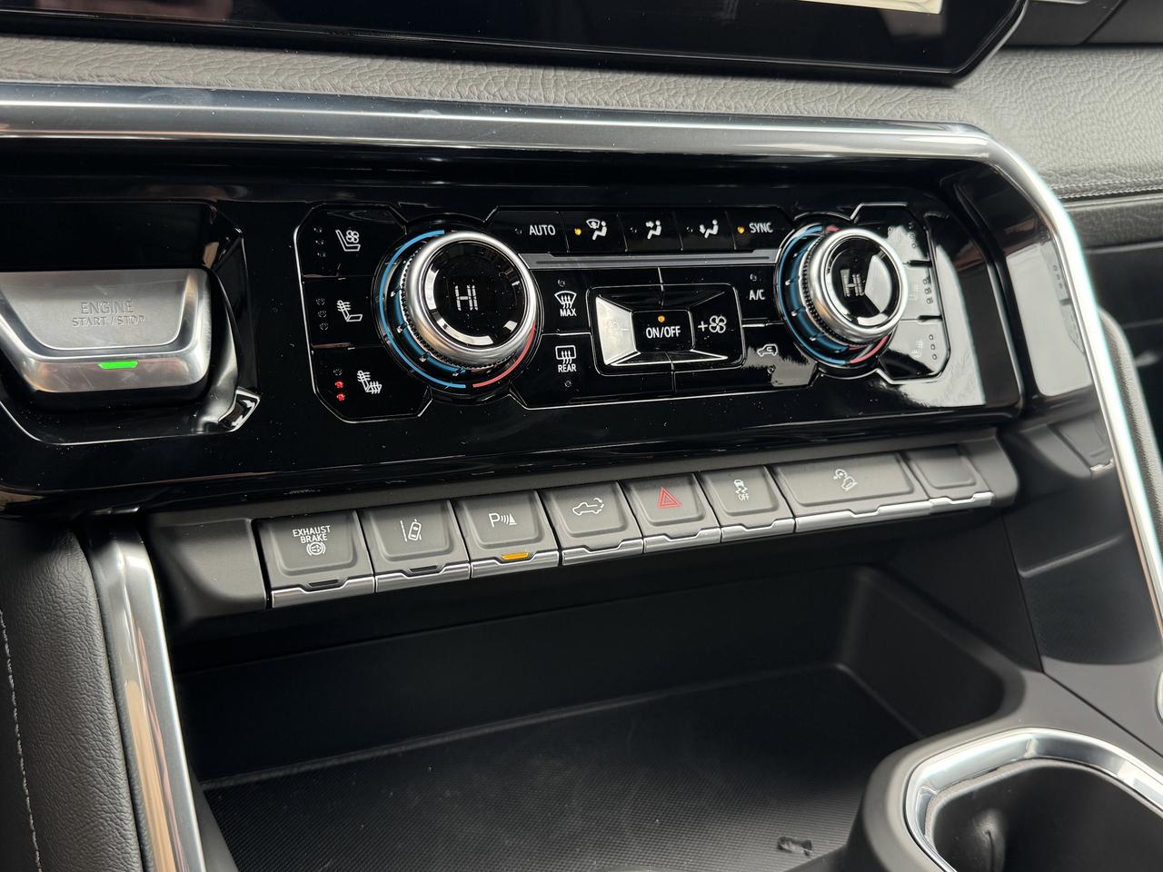 2026 GMC SIERRA 2500HD DENALI Photo