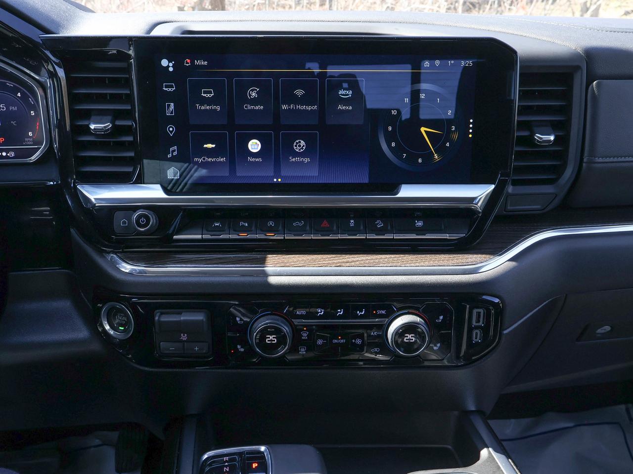 2024 Chevrolet Silverado 1500 RST Photo
