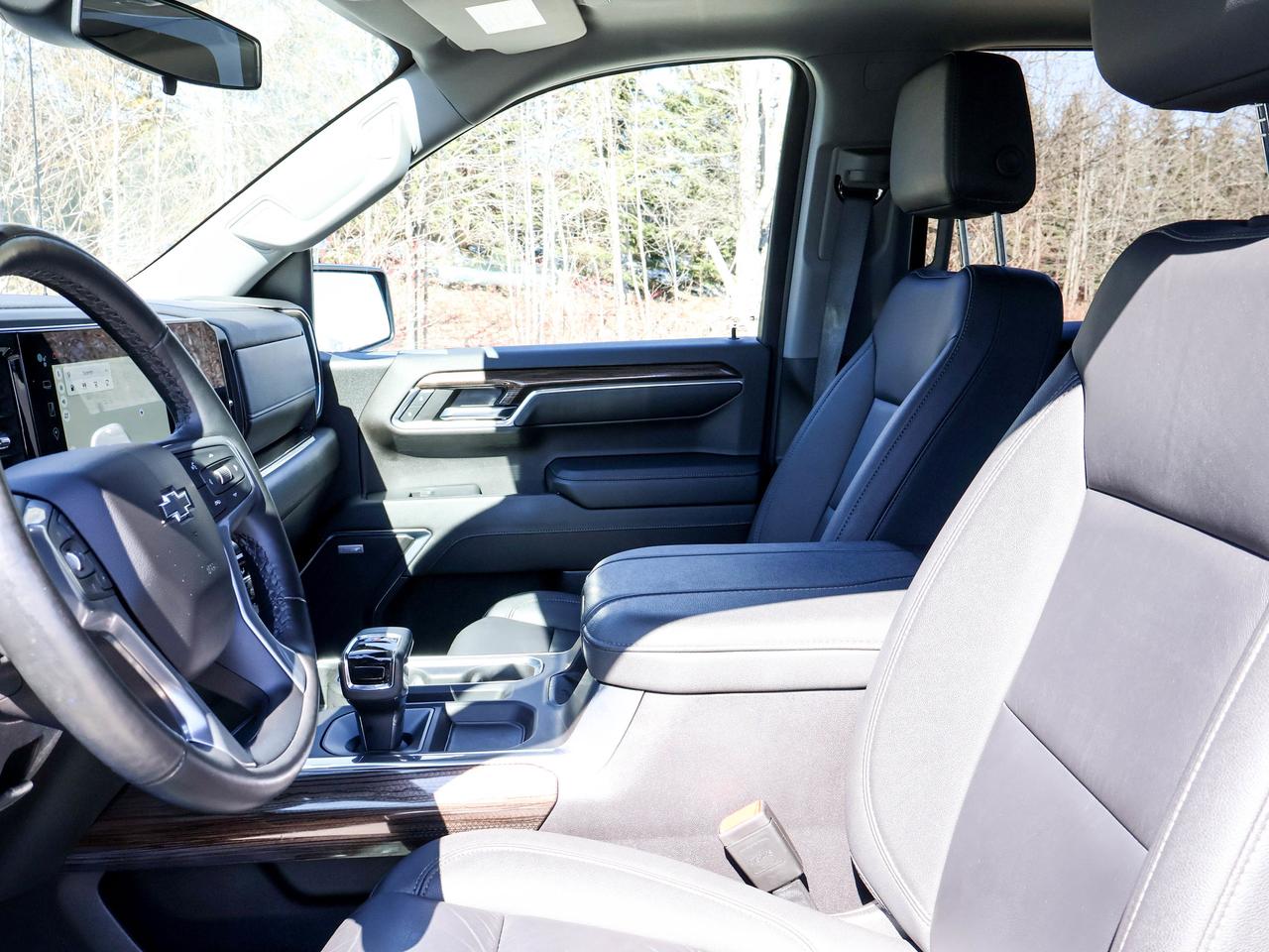 2024 Chevrolet Silverado 1500 RST Photo