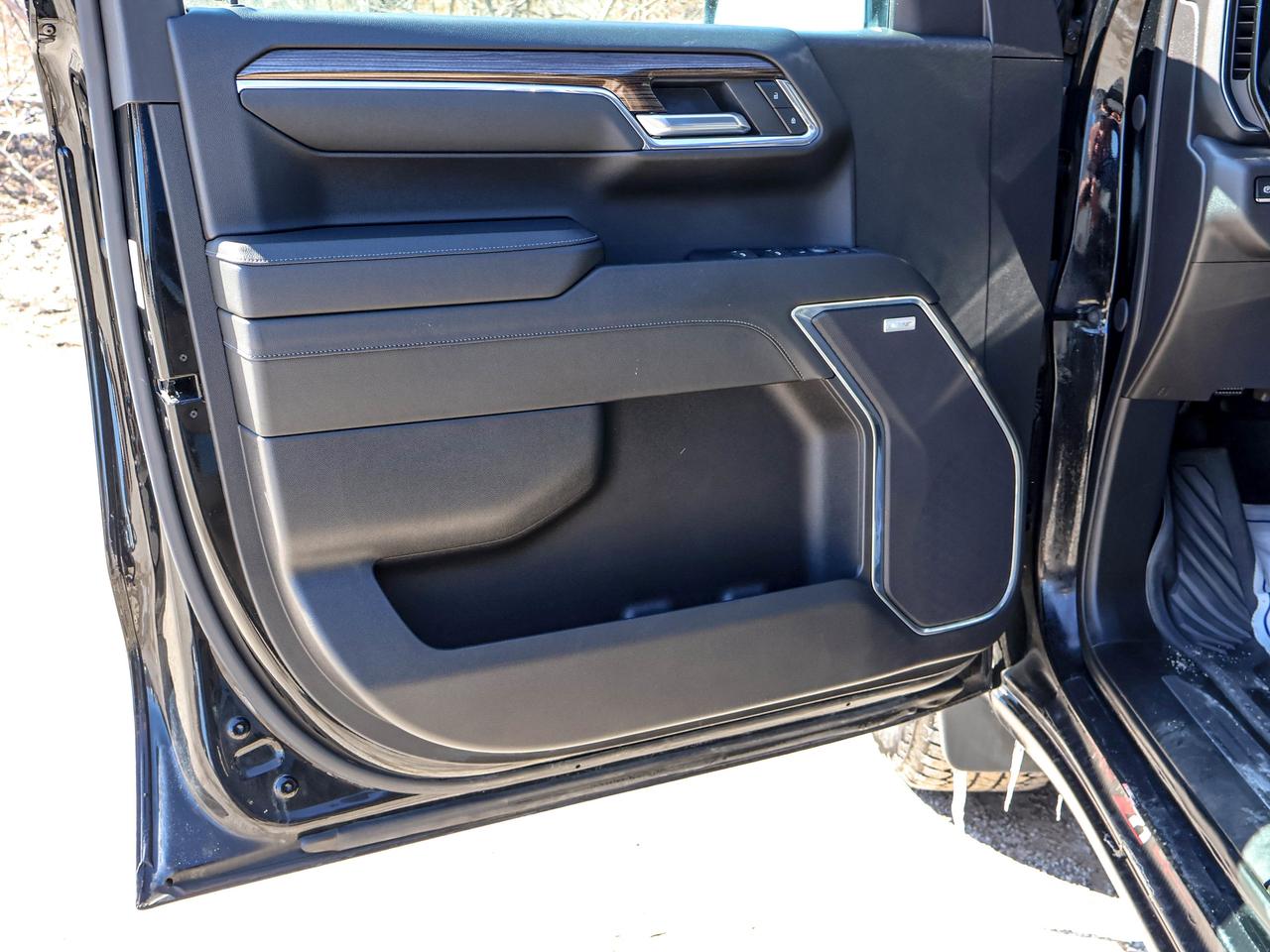 2024 Chevrolet Silverado 1500 RST Photo