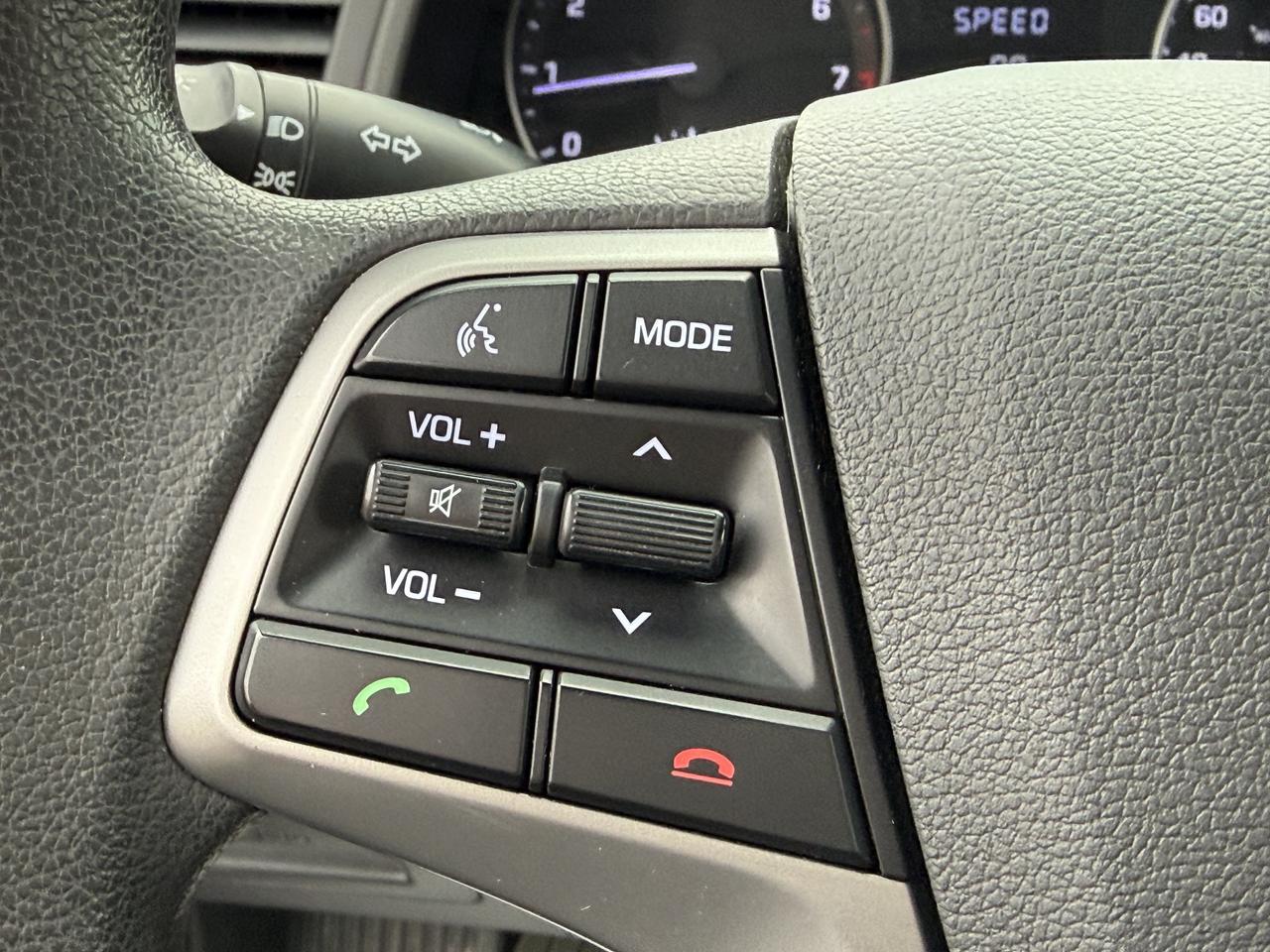 2017 Hyundai Elantra LE Photo