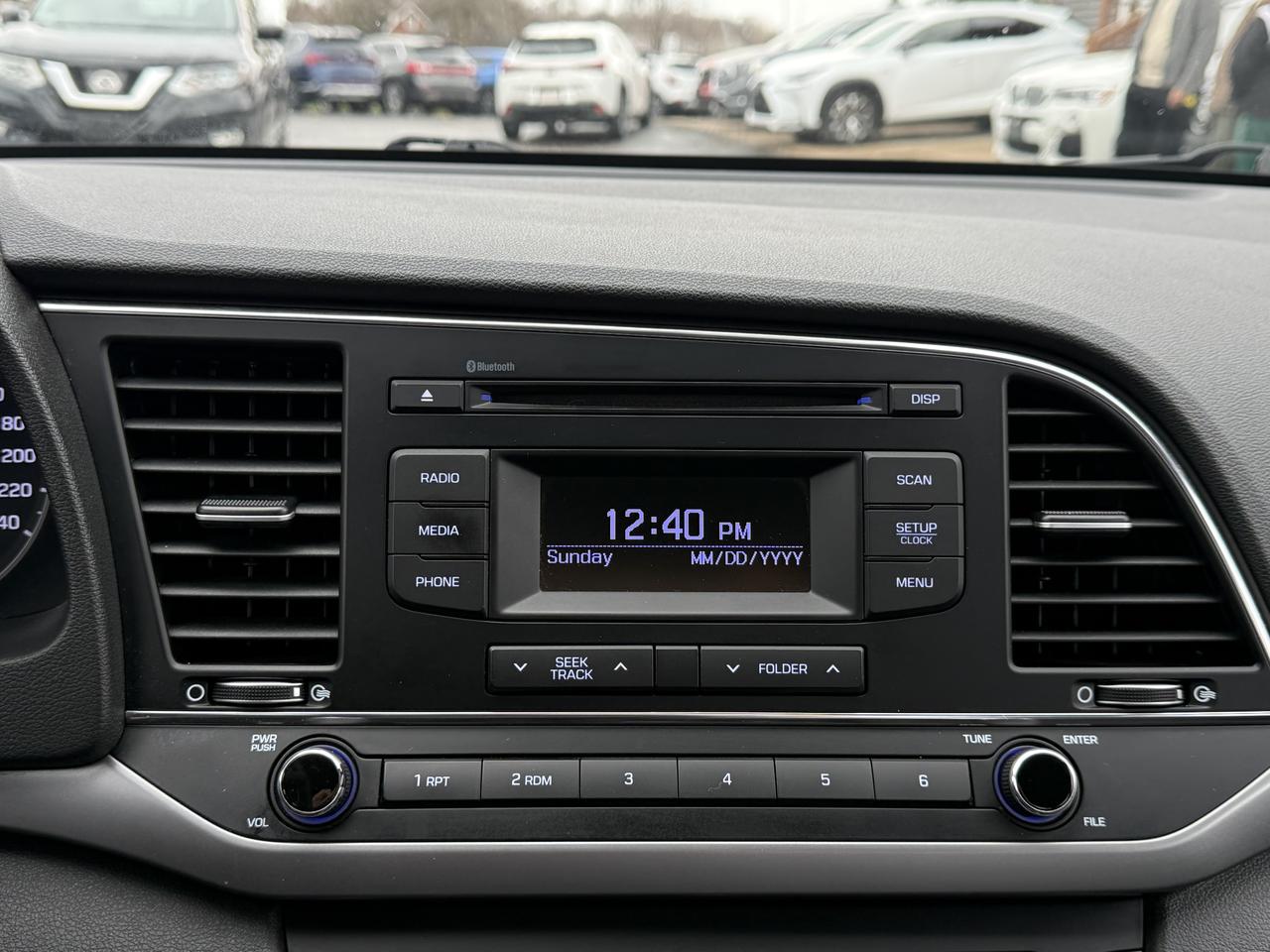 2017 Hyundai Elantra LE Photo