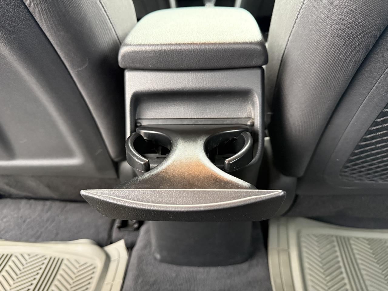 2017 Hyundai Elantra LE Photo