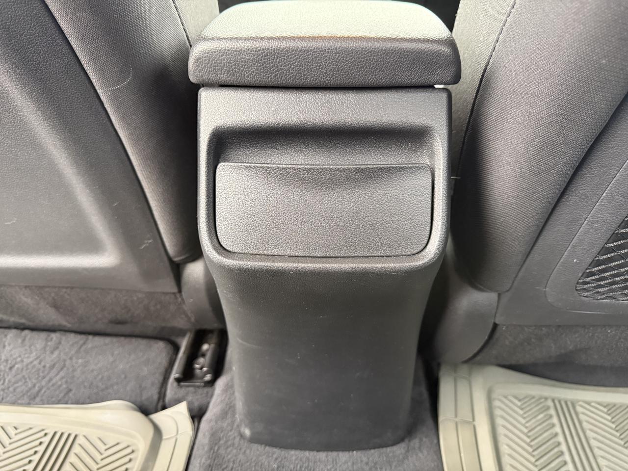 2017 Hyundai Elantra LE Photo