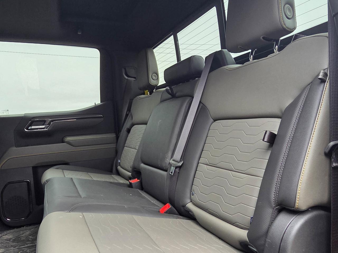 2024 Chevrolet Silverado 1500 ZR2 Photo