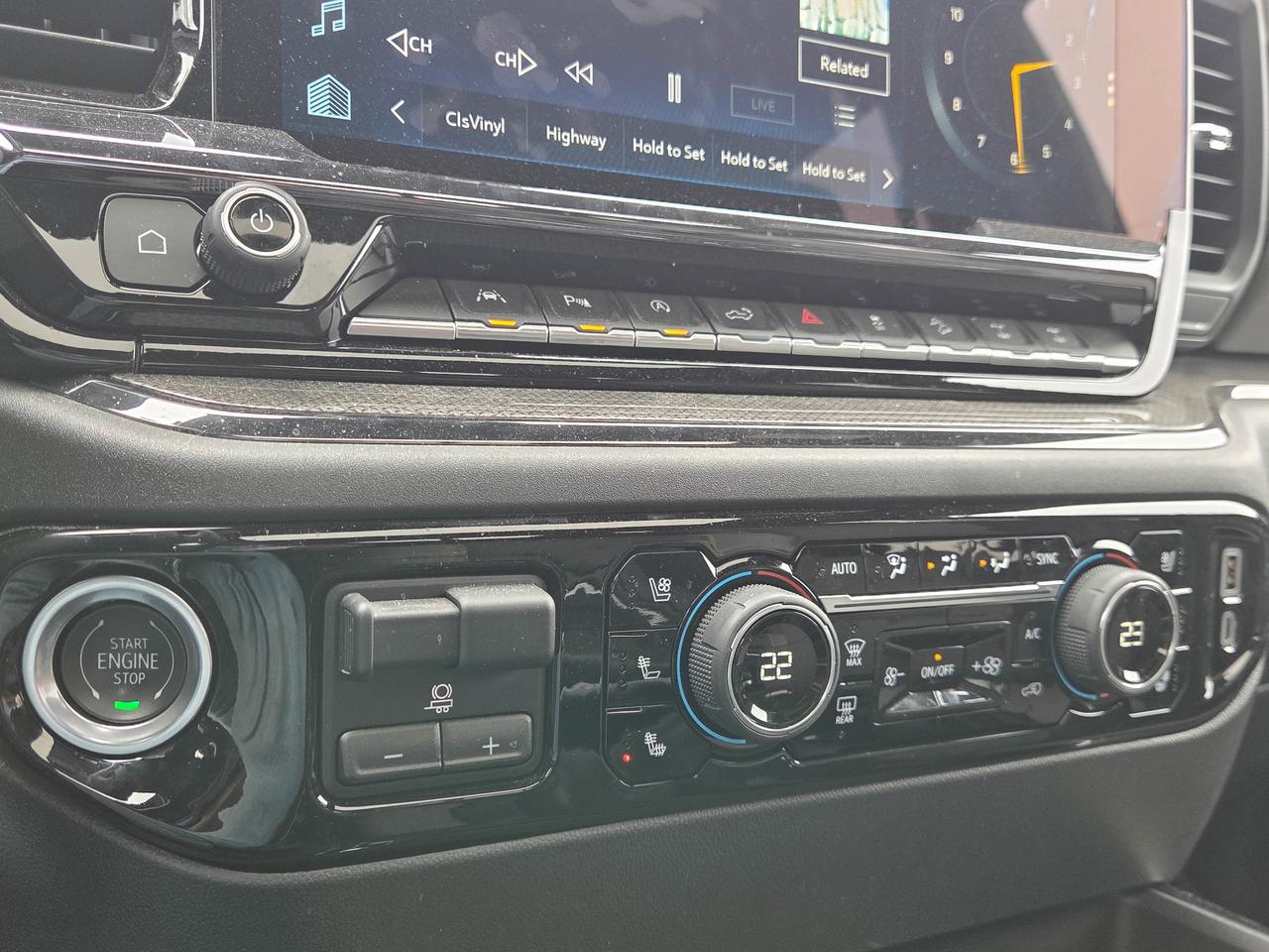 2024 Chevrolet Silverado 1500 ZR2 Photo