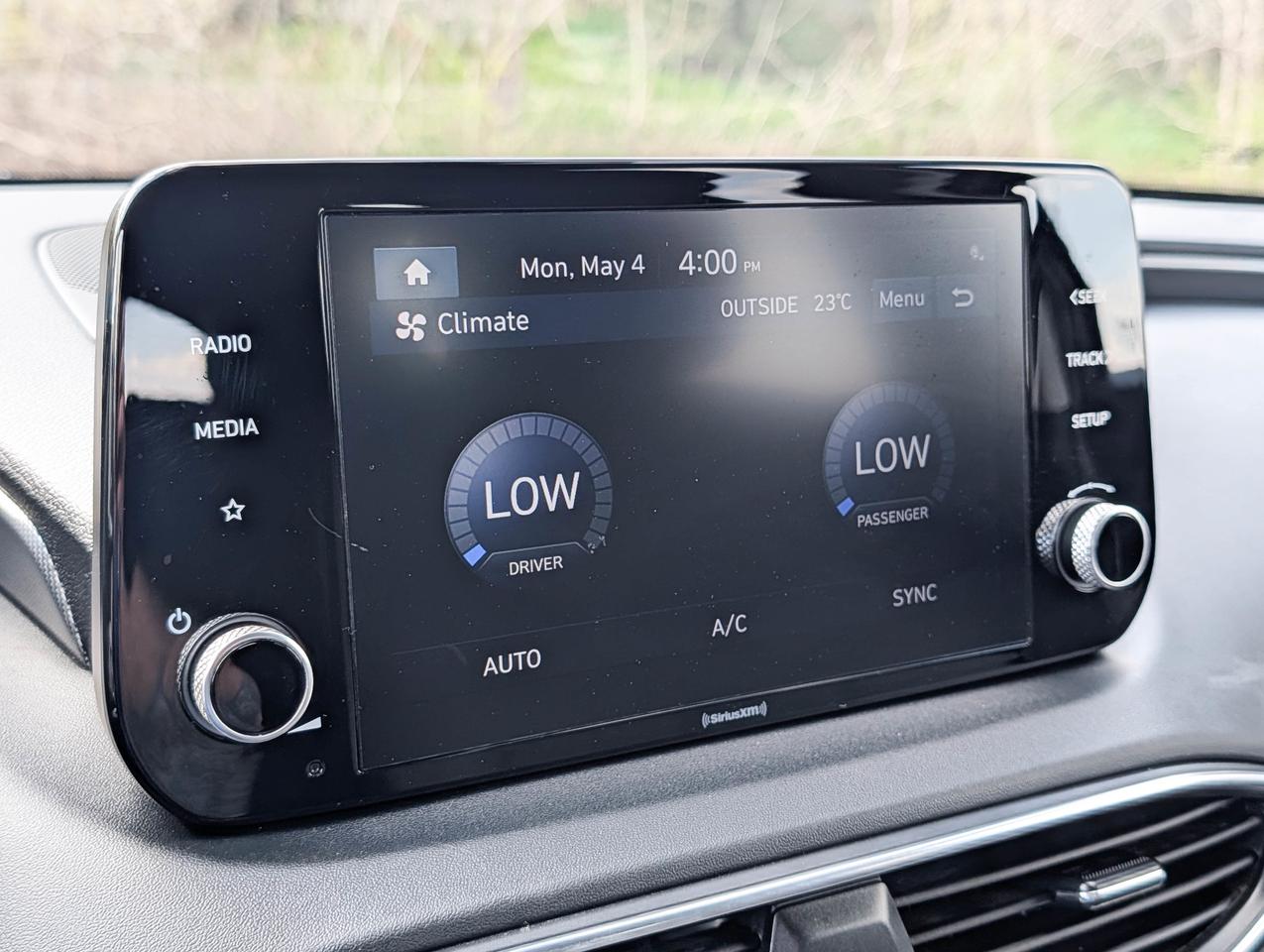 2022 Hyundai Santa Fe Preferred Photo