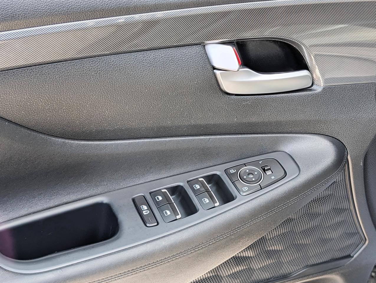 2022 Hyundai Santa Fe Preferred Photo