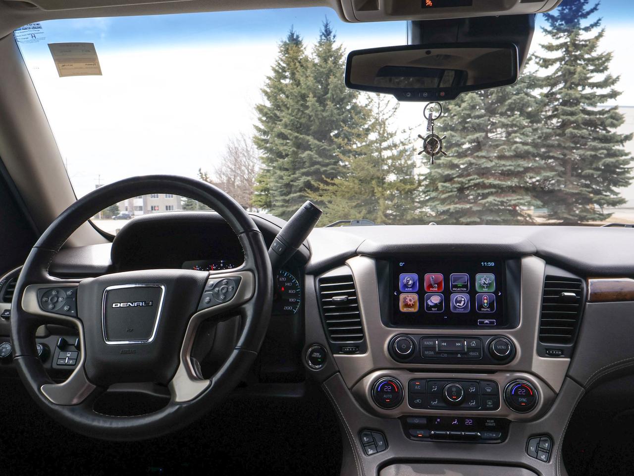 2017 GMC Yukon XL Denali Photo