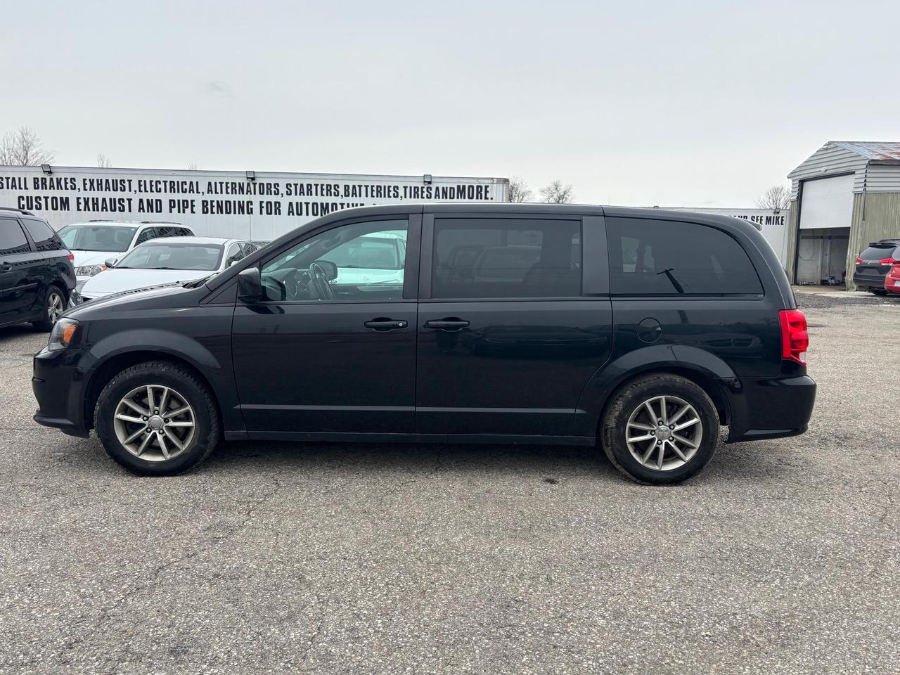 2020 Dodge Grand Caravan GT Photo3