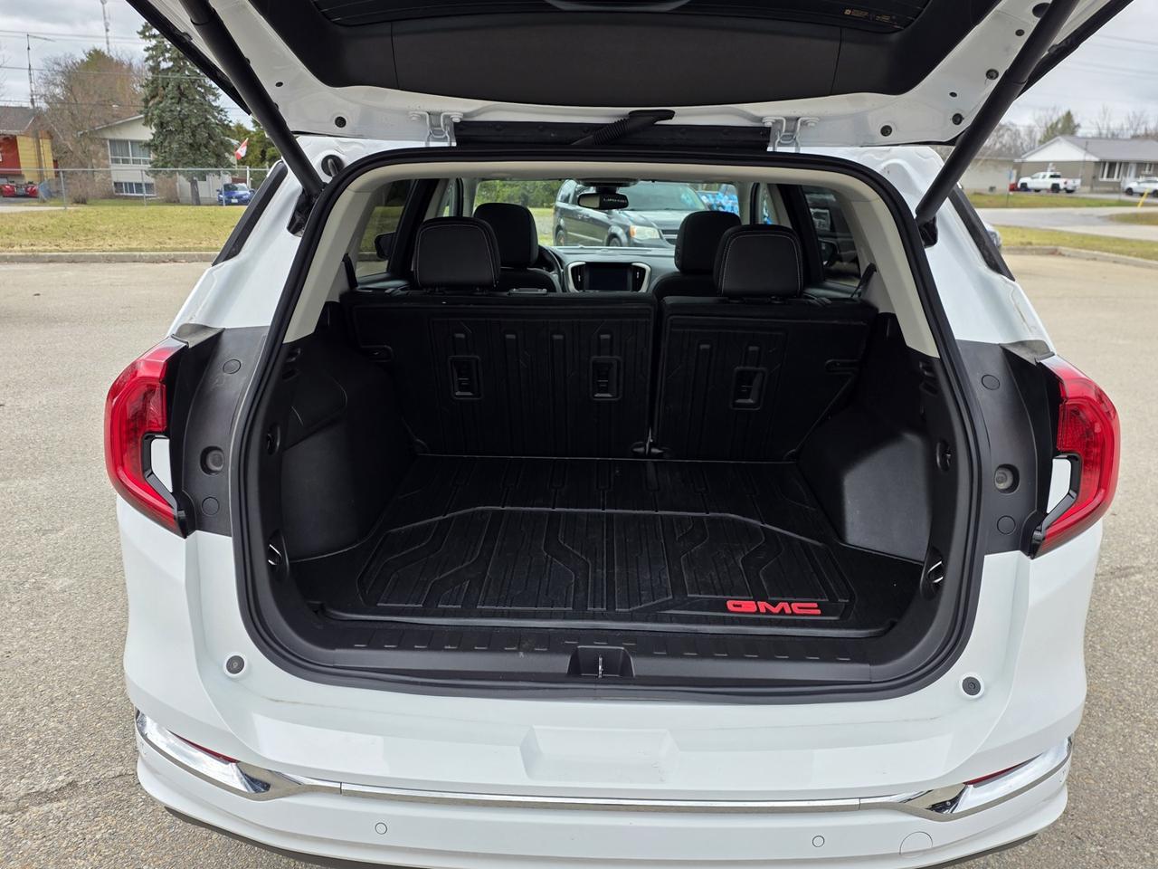 2024 GMC Terrain DENALI AWD Photo