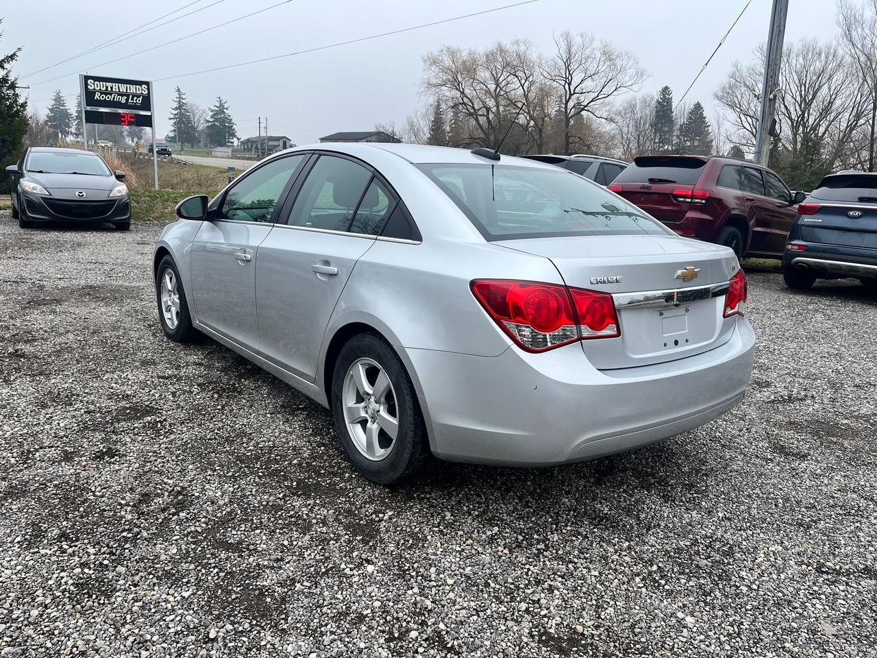2016 Chevrolet Cruze LT Photo