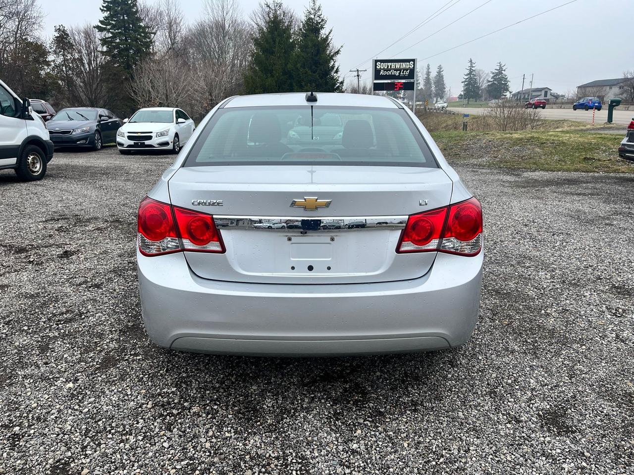 2016 Chevrolet Cruze LT Photo4
