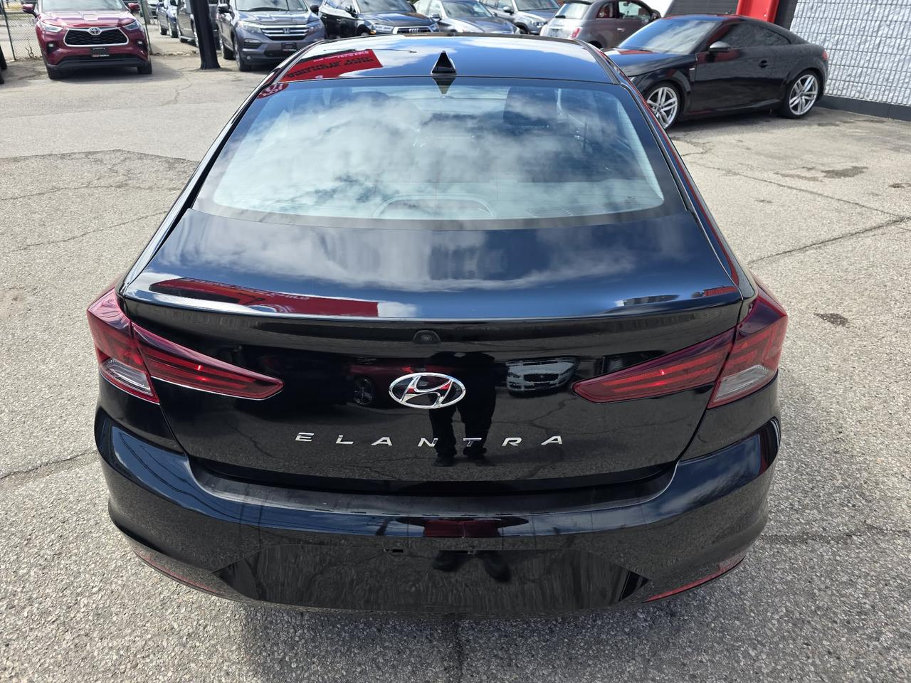 2020 Hyundai Elantra Preferred Photo4
