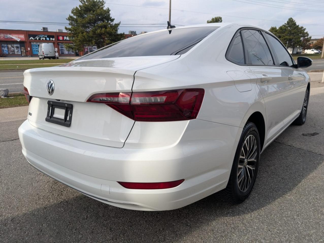 2021 Volkswagen Jetta HIGHLINE/ LEATHER/ NAVI/ SUNROOF/ REAR CAM - Photo #5