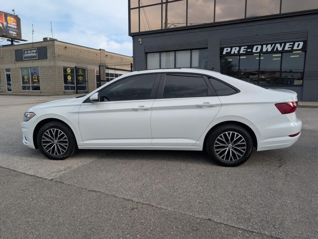 2021 Volkswagen Jetta HIGHLINE/ LEATHER/ NAVI/ SUNROOF/ REAR CAM - Photo #8