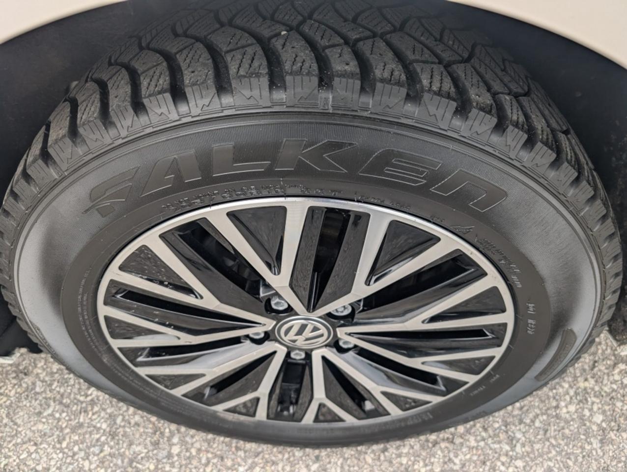 2021 Volkswagen Jetta HIGHLINE/ LEATHER/ NAVI/ SUNROOF/ REAR CAM - Photo #24