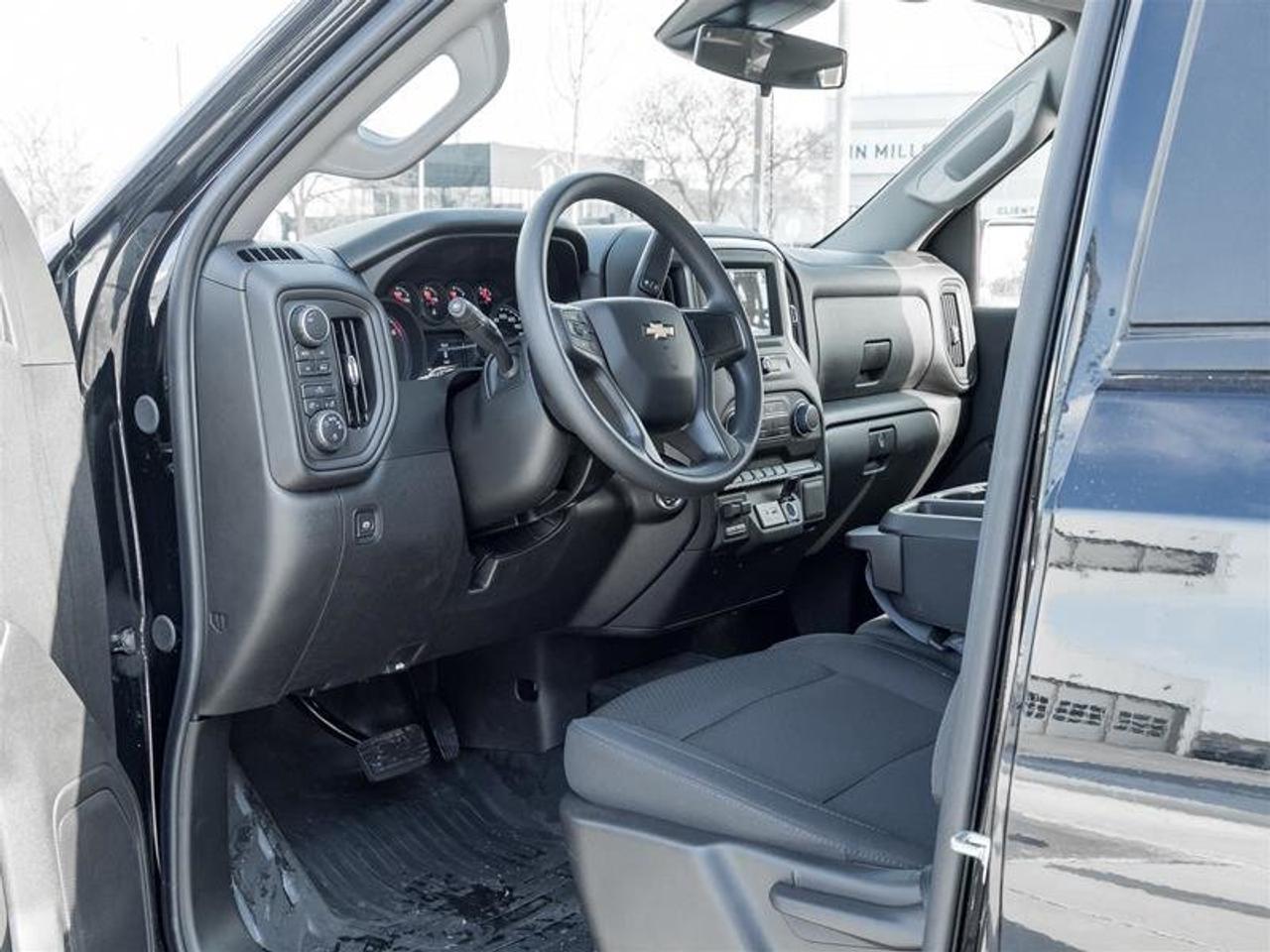 2025 Chevrolet Silverado 1500 WT Photo