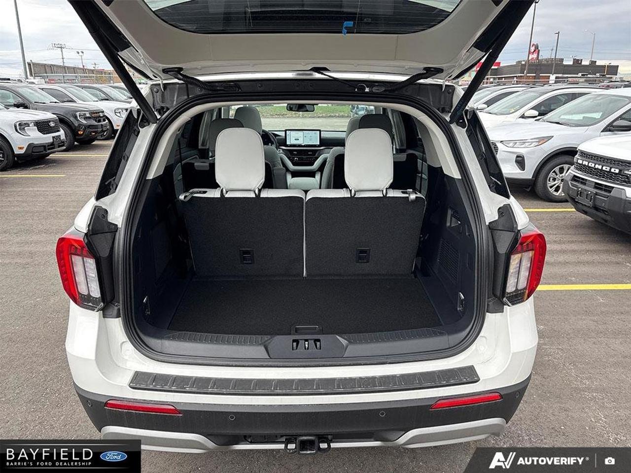 2026 Ford Explorer Platinum Photo