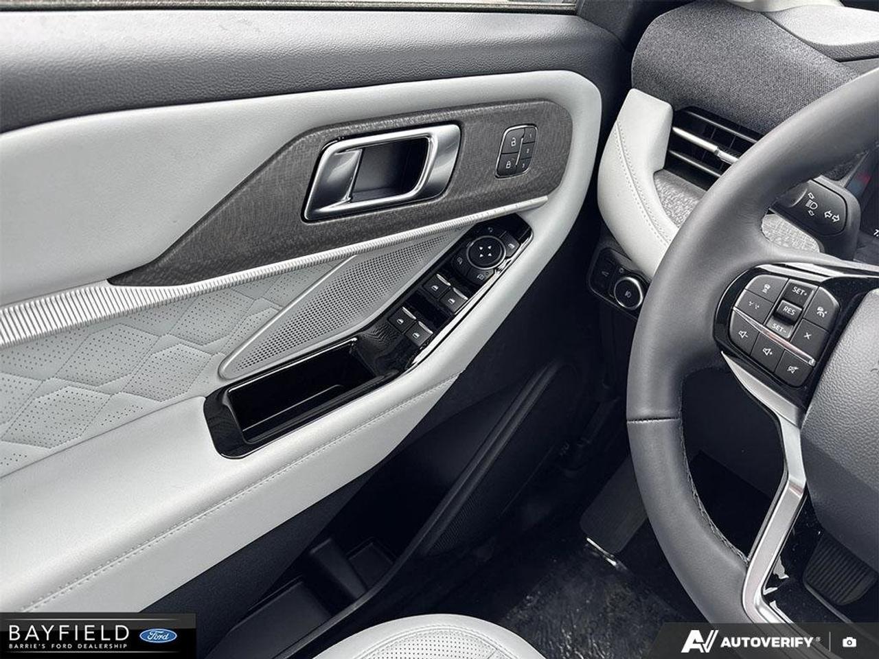 2026 Ford Explorer Platinum Photo