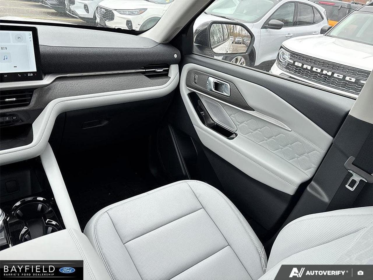 2026 Ford Explorer Platinum Photo