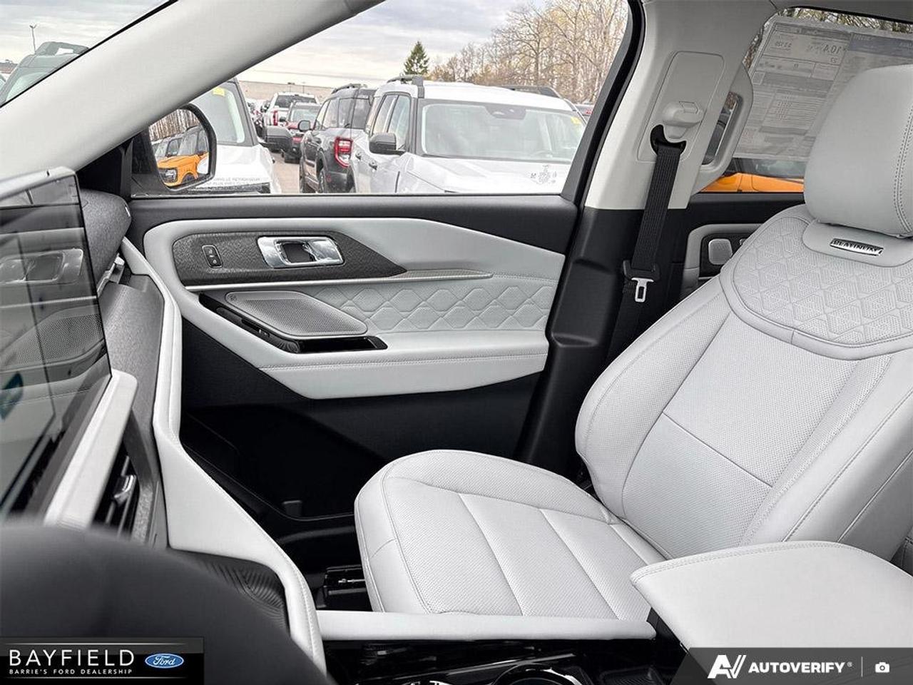 2026 Ford Explorer Platinum Photo