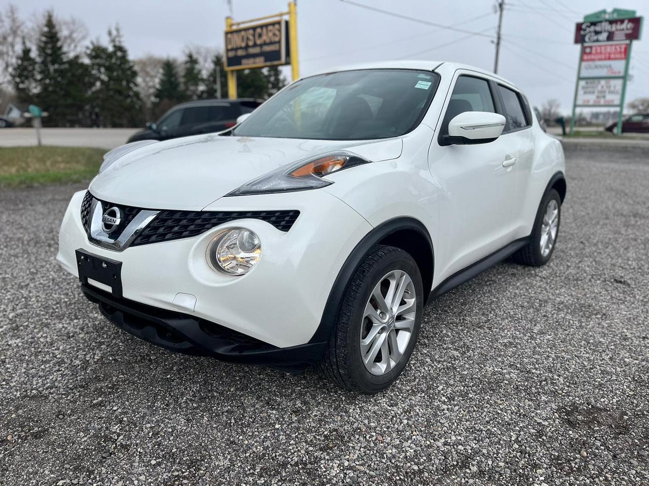 2015 Nissan Juke SV Photo