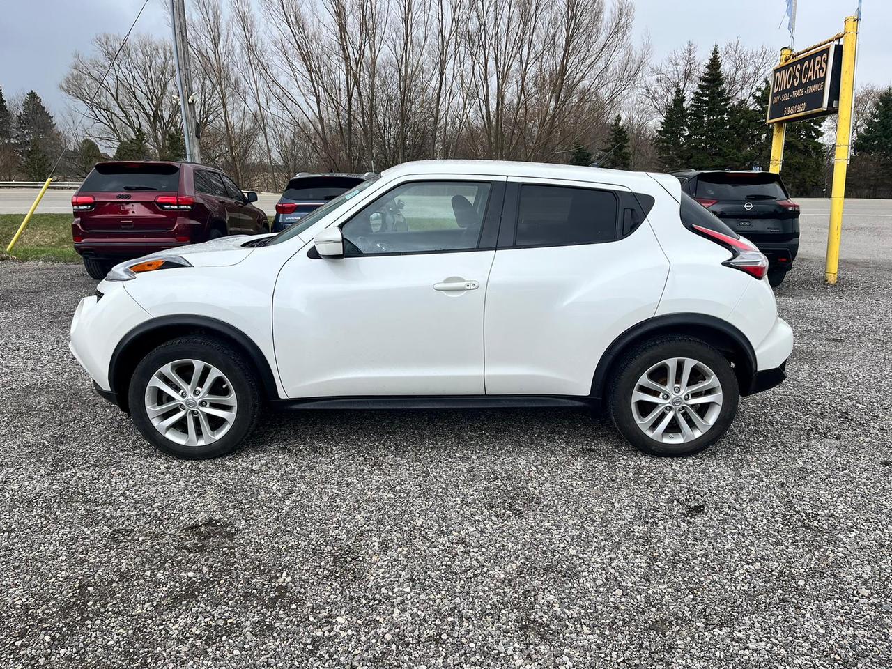 2015 Nissan Juke SV Photo