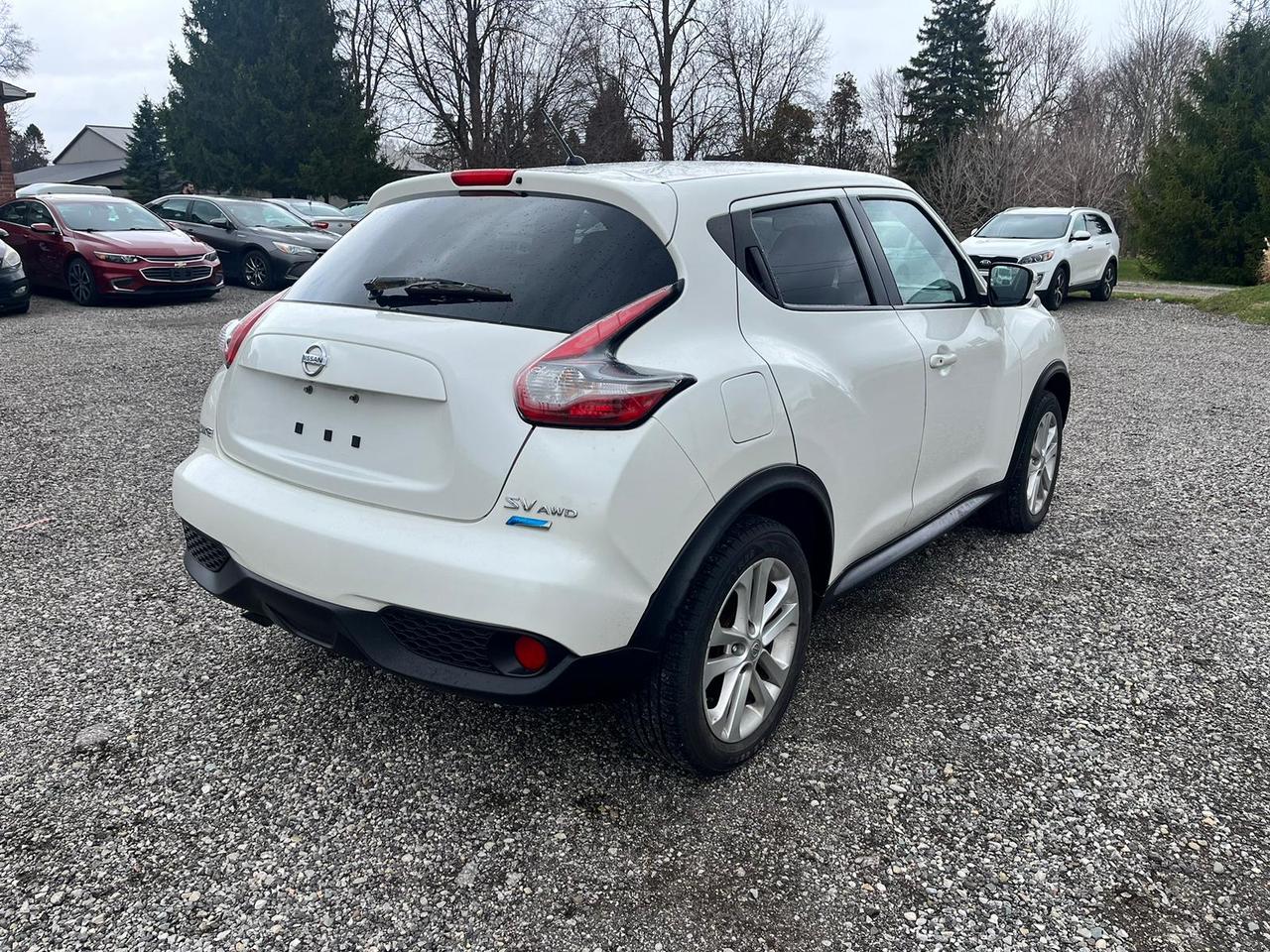2015 Nissan Juke SV Photo