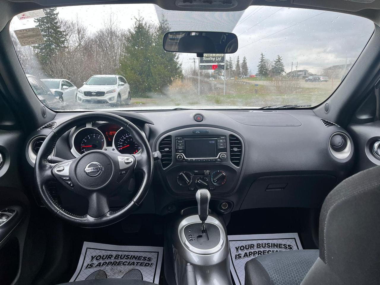 2015 Nissan Juke SV Photo