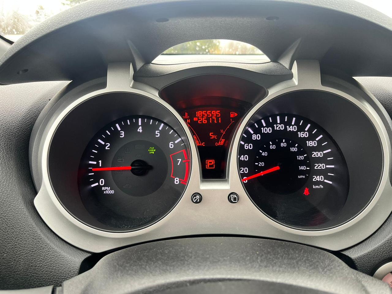 2015 Nissan Juke SV Photo