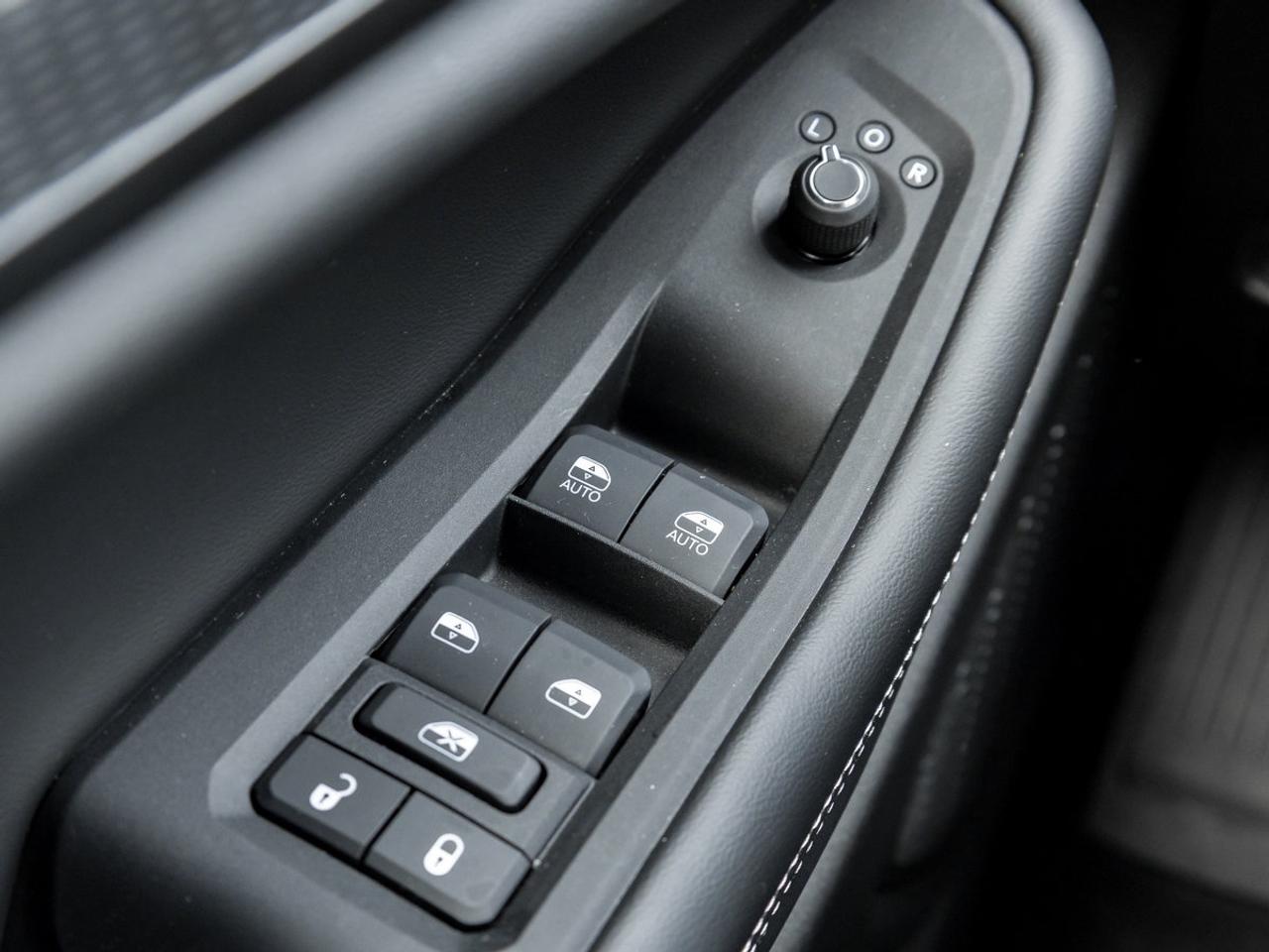 2025 Jeep Grand Cherokee ALTITUDE 4X4 Photo